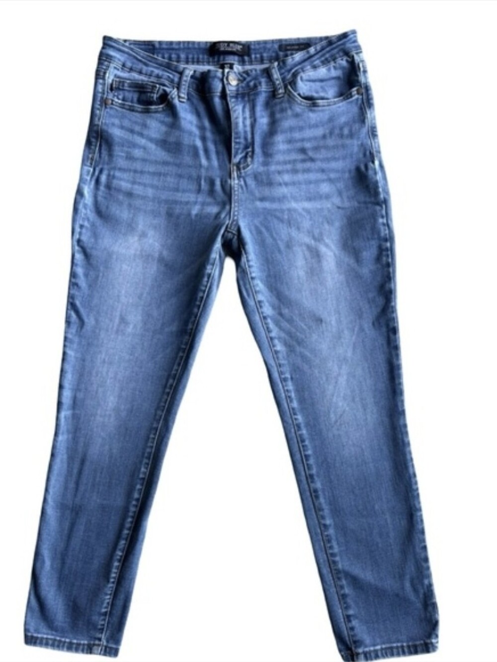 Judy Blue Relaxed Fit Medium Wash Denim Cropped Jeans, Size 32 - Picture 1 of 6